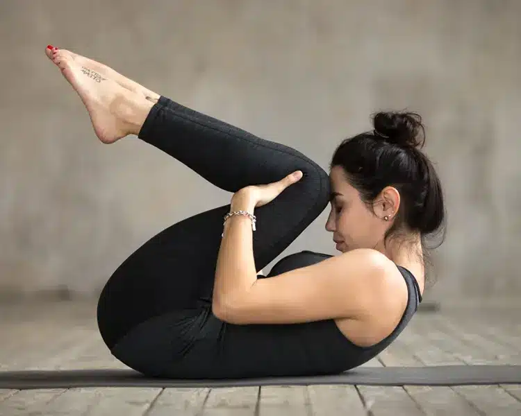 women doing flexibility exercise